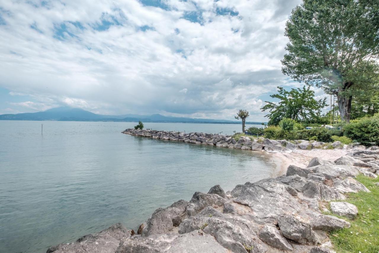 Casa Lugana 15 - Monolocale Con Piscina Fronte Lago Sirmione Exterior foto